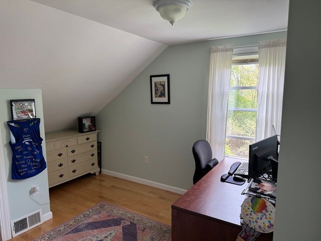 20 Rockaway Rd, Auburn, MA 01501