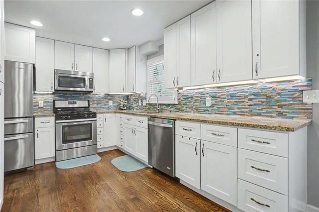 5275 Sugar Ridge Drive NE, Buford, GA 30518