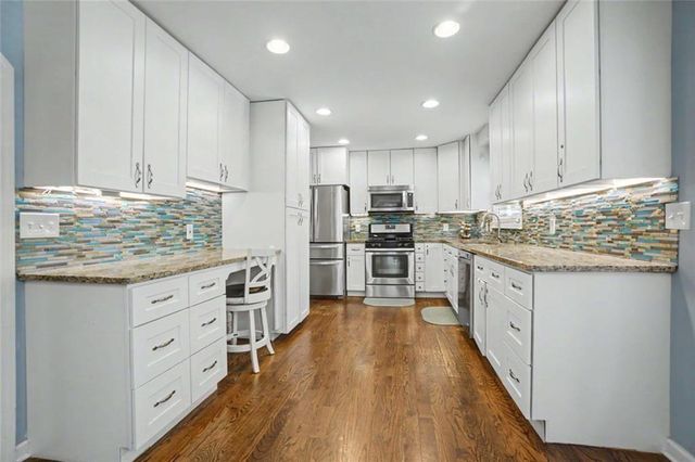 5275 Sugar Ridge Drive NE, Buford, GA 30518