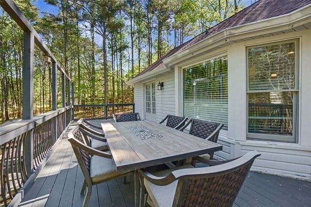 5275 Sugar Ridge Drive NE, Buford, GA 30518