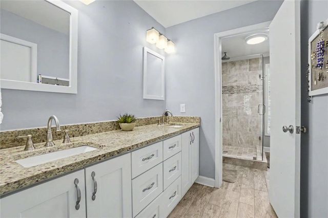 5275 Sugar Ridge Drive NE, Buford, GA 30518