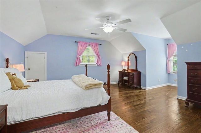 5275 Sugar Ridge Drive NE, Buford, GA 30518