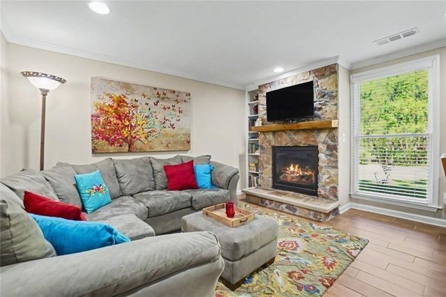5275 Sugar Ridge Drive NE, Buford, GA 30518