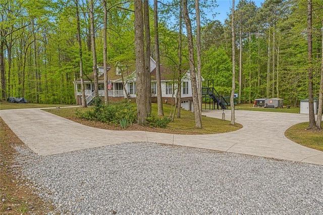 5275 Sugar Ridge Drive NE, Buford, GA 30518