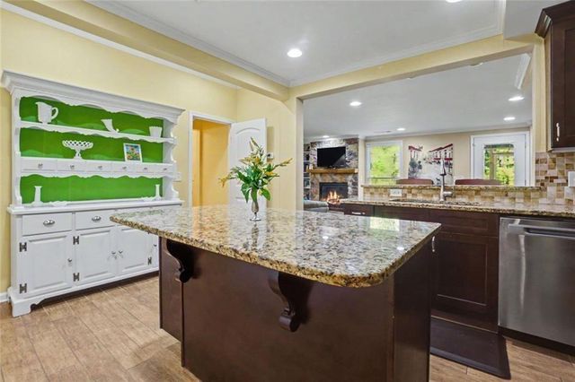 5275 Sugar Ridge Drive NE, Buford, GA 30518