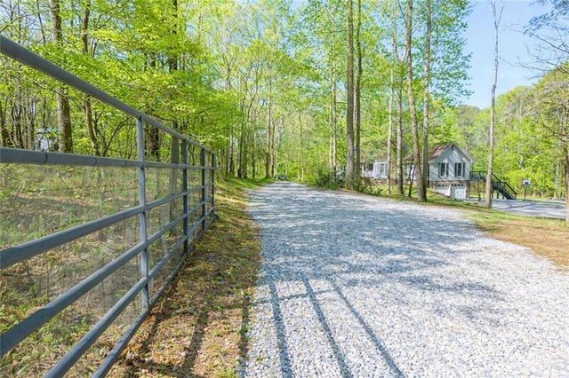 5275 Sugar Ridge Drive NE, Buford, GA 30518