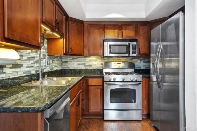 102 Sea Cliff Way, Oceanside, CA 92056