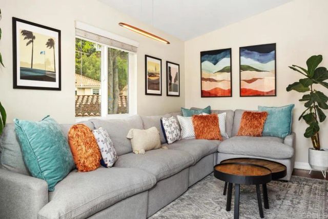 102 Sea Cliff Way, Oceanside, CA 92056