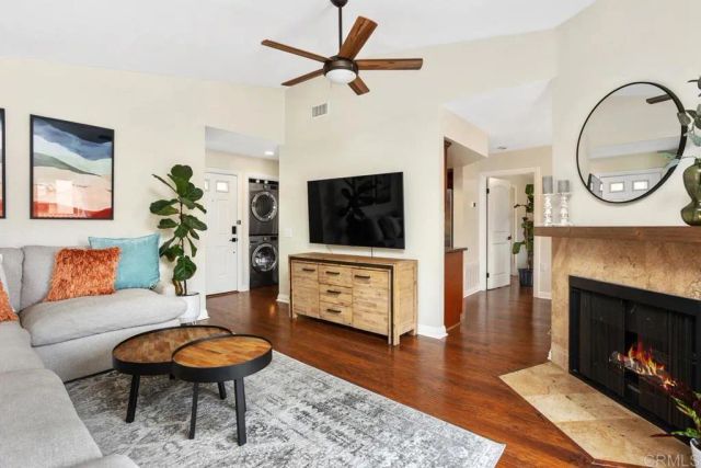 102 Sea Cliff Way, Oceanside, CA 92056