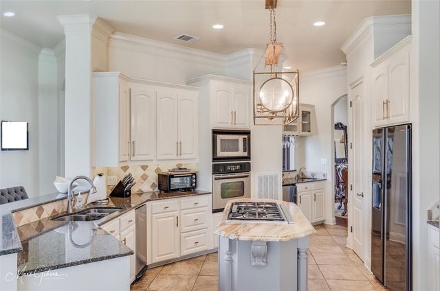 412 Clover Lane, Bossier City, LA 71112