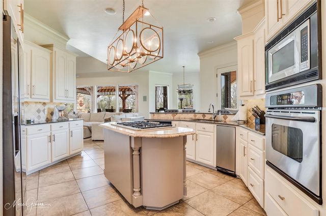 412 Clover Lane, Bossier City, LA 71112