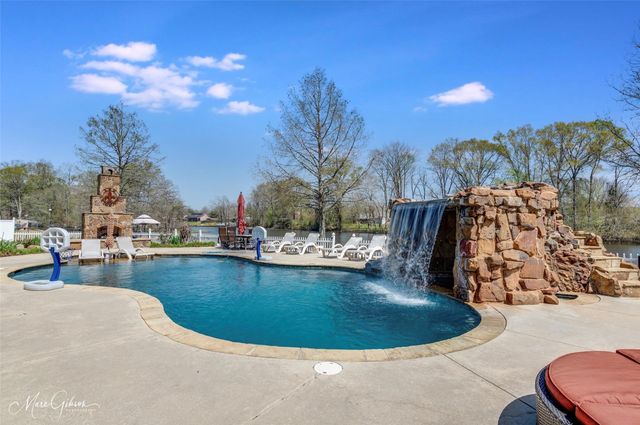 412 Clover Lane, Bossier City, LA 71112