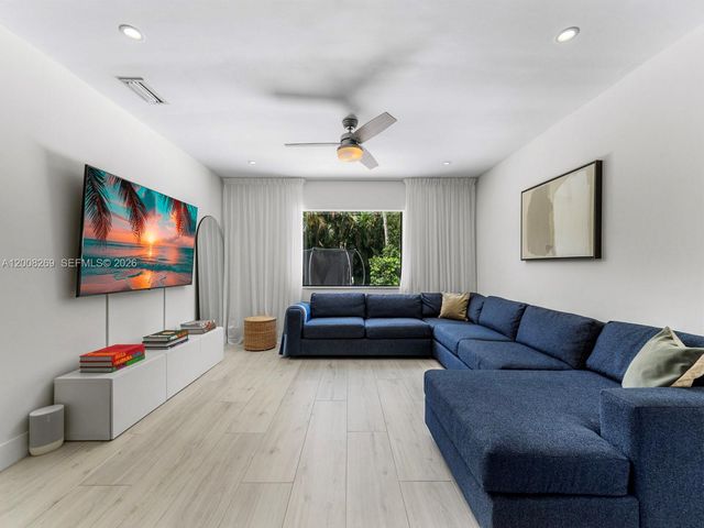 11998 SW 51st Ct, Cooper City, FL 33330