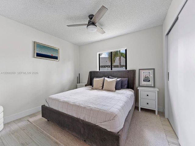 11998 SW 51st Ct, Cooper City, FL 33330