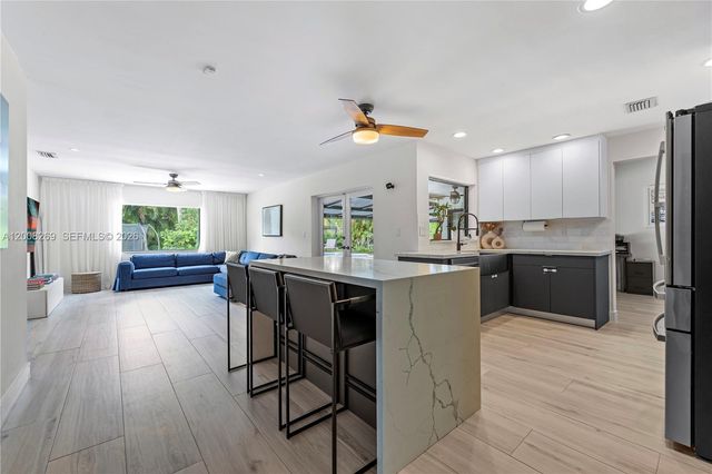 11998 SW 51st Ct, Cooper City, FL 33330