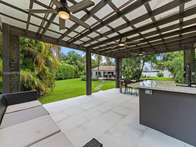 11998 SW 51st Ct, Cooper City, FL 33330