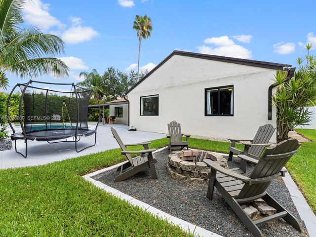 11998 SW 51st Ct, Cooper City, FL 33330