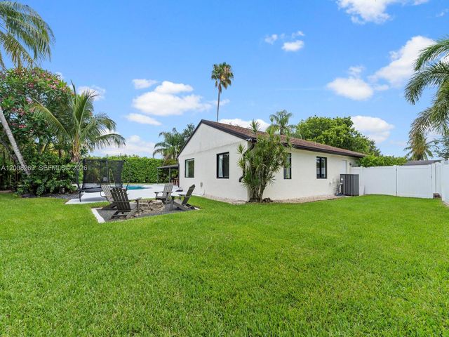 11998 SW 51st Ct, Cooper City, FL 33330