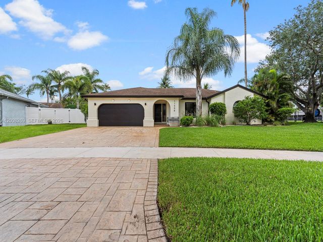 11998 SW 51st Ct, Cooper City, FL 33330