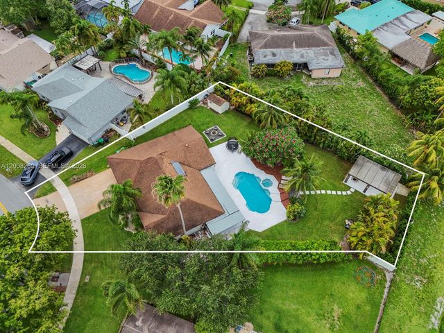 11998 SW 51st Ct, Cooper City, FL 33330