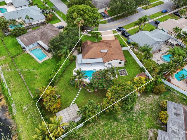 11998 SW 51st Ct, Cooper City, FL 33330