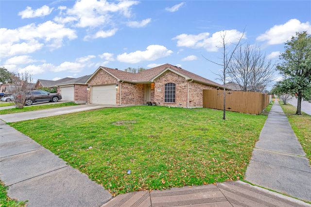 9237 Jason Drive, White Settlement, TX 76108