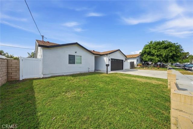 305 N College Drive, La Habra, CA 90631