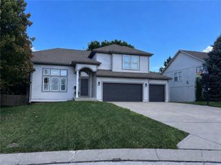 1221 SW Nagona Lane, Lee's Summit, MO 64082