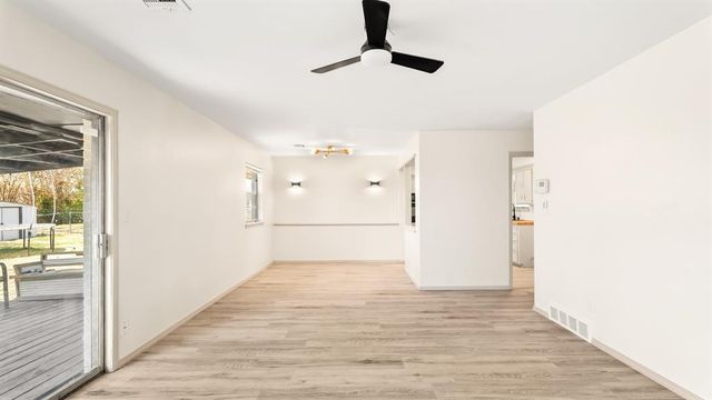 8005 S Youngs Boulevard, Oklahoma City, OK 73159
