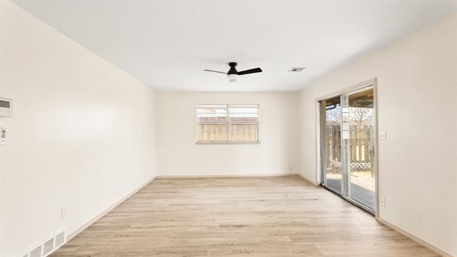 8005 S Youngs Boulevard, Oklahoma City, OK 73159