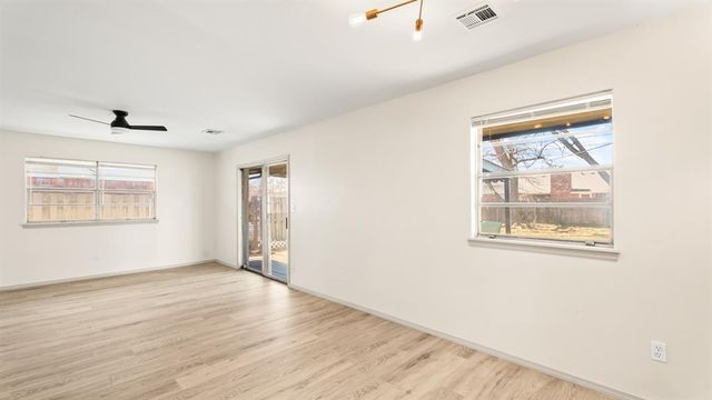8005 S Youngs Boulevard, Oklahoma City, OK 73159