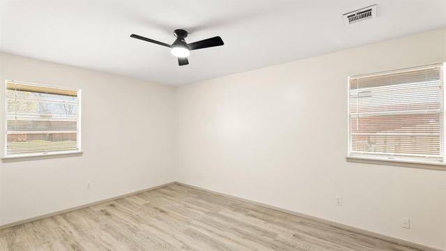 8005 S Youngs Boulevard, Oklahoma City, OK 73159