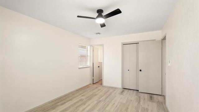 8005 S Youngs Boulevard, Oklahoma City, OK 73159