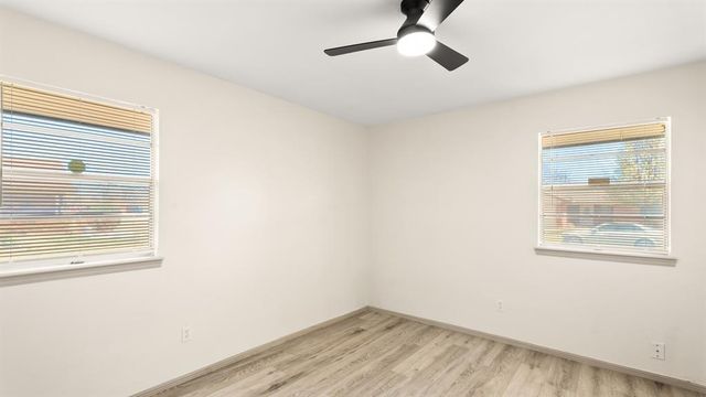 8005 S Youngs Boulevard, Oklahoma City, OK 73159