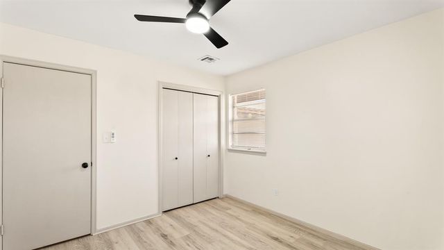 8005 S Youngs Boulevard, Oklahoma City, OK 73159