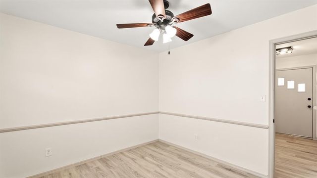 8005 S Youngs Boulevard, Oklahoma City, OK 73159