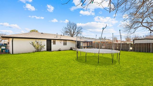 8005 S Youngs Boulevard, Oklahoma City, OK 73159