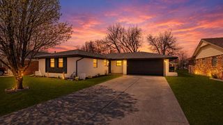 8005 S Youngs Boulevard, Oklahoma City, OK 73159