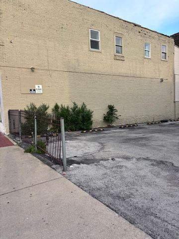 266 E CASS Street, Joliet, IL 60432