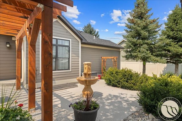 1215 Vineyard Way, Billings, MT 59106