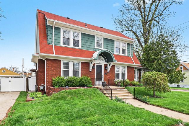 304 Chestnut Street, Wyandotte, MI 48192