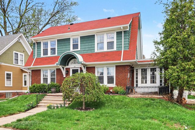 304 Chestnut Street, Wyandotte, MI 48192