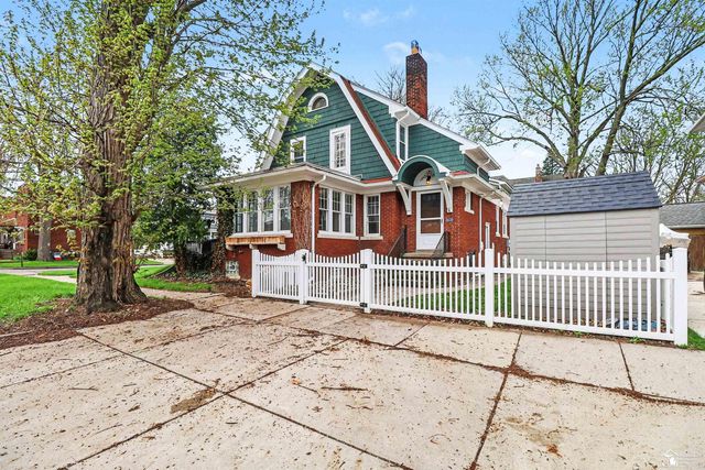 304 Chestnut Street, Wyandotte, MI 48192