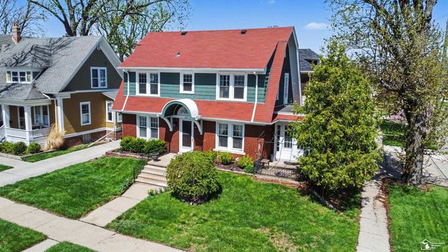 304 Chestnut Street, Wyandotte, MI 48192