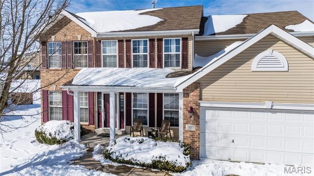 3851 Riverside Pointe Drive, Hazelwood, MO 63034