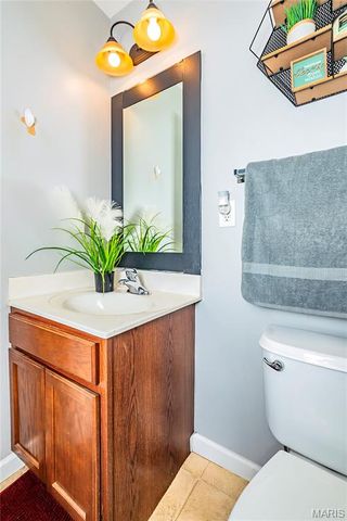 3851 Riverside Pointe Drive, Hazelwood, MO 63034