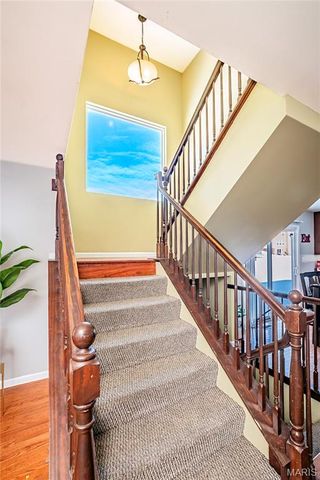 3851 Riverside Pointe Drive, Hazelwood, MO 63034