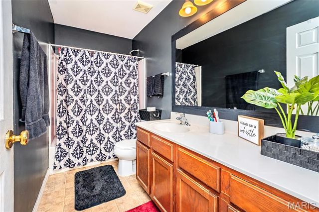 3851 Riverside Pointe Drive, Hazelwood, MO 63034