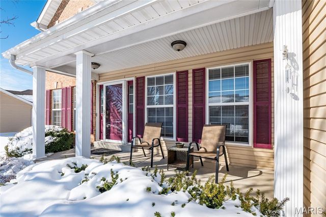 3851 Riverside Pointe Drive, Hazelwood, MO 63034