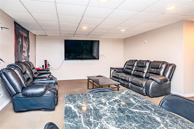 3851 Riverside Pointe Drive, Hazelwood, MO 63034